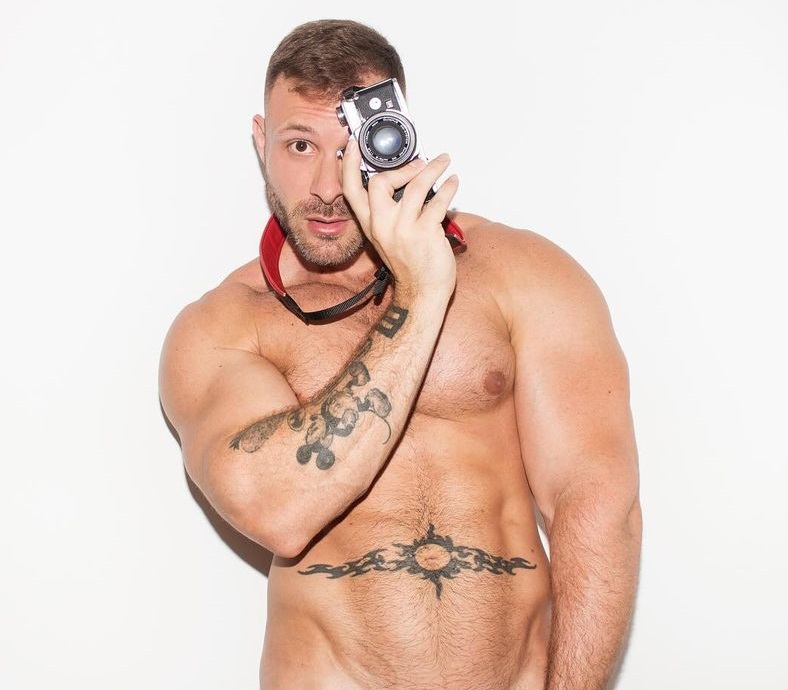 Austin Wolf: ator de pornô gay é preso por pornografia infantil